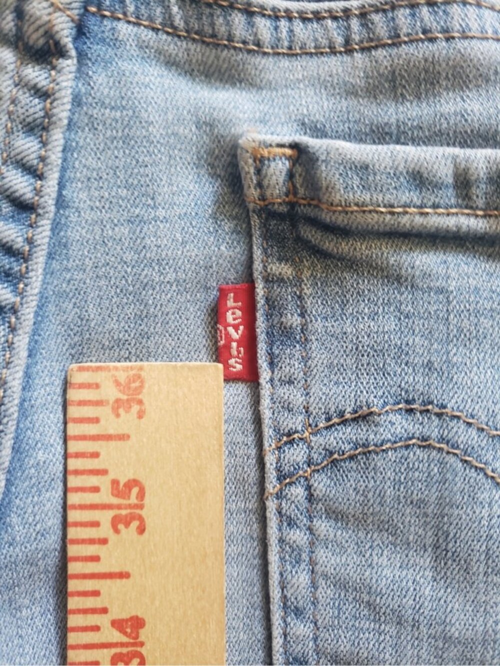 Levi's Women's Mid-Length Denim Shorts Light Wash Size 30 Classic Casual Summer - Picture 12 of 16